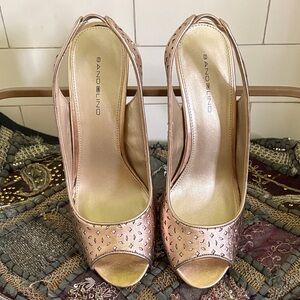 Bandolino Women's Gold Peep Toe Heels